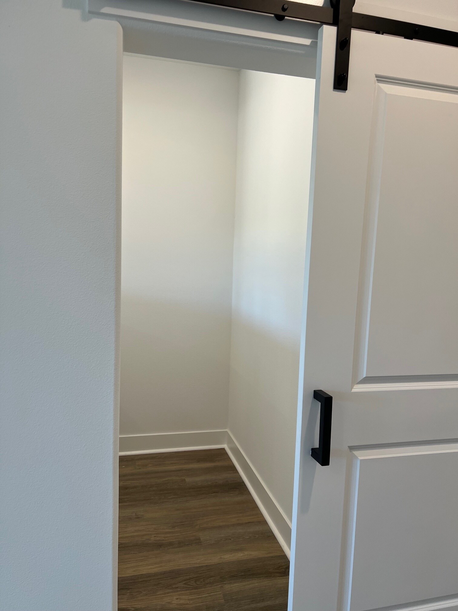 mini bar area - 1840 Vincent Dr