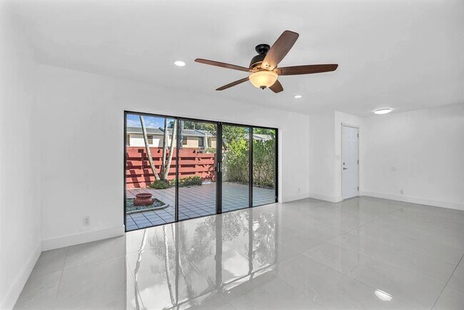 Building Photo - 3896 Meadow Ln