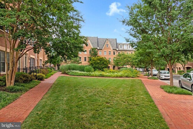 Building Photo - 4531 Westhall Dr