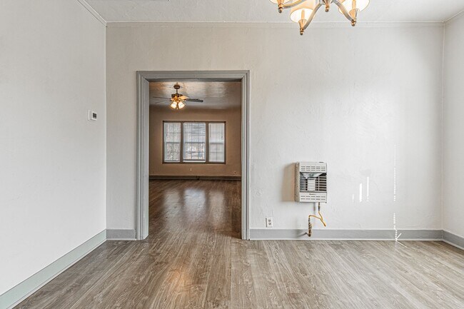 Building Photo - 2 Bed 1 Bath Duplex in NE OKC