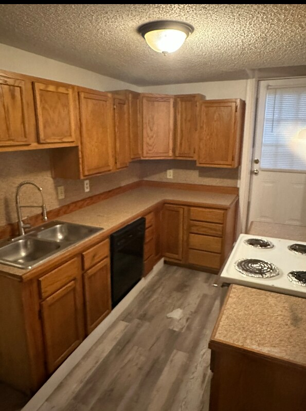 Building Photo - 1608 E Jasper St