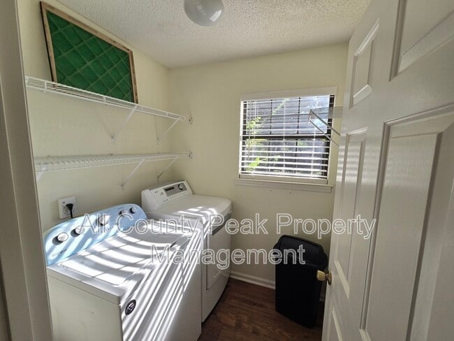 Building Photo - 1322 Greenbrook Ln