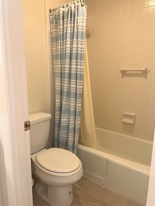 Building Photo - Nokomis/Osprey Area -- Close to beautiful ...