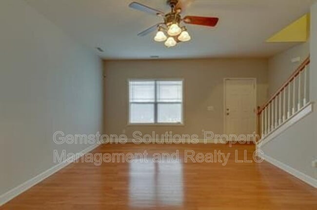 Building Photo - 6017 Chickadee Cir
