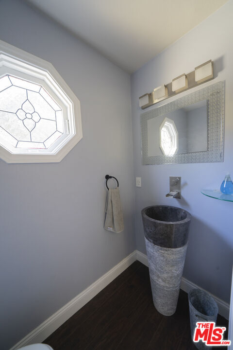 Building Photo - 728 Montecito Dr