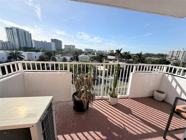 Building Photo - 3201 NE 14th Street Causeway