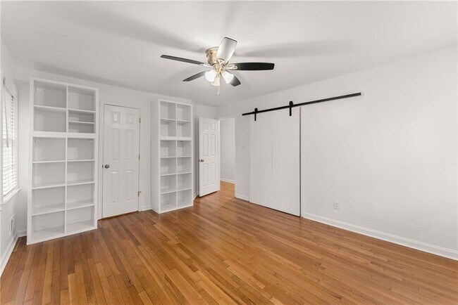Building Photo - 4540 Club Valley Dr NE