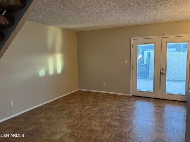 Building Photo - 8381 E Indian School Rd