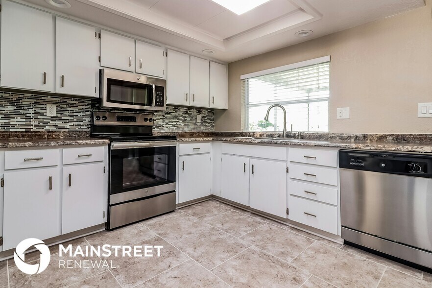 Building Photo - 7824 Cherrytree Ln