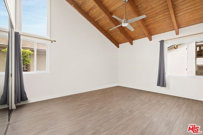 Building Photo - 1329 Avenida de Cortez