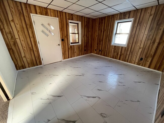 Building Photo - Click the “Apply Now” button or email wapmrentals@gmail.com for a prompt response.