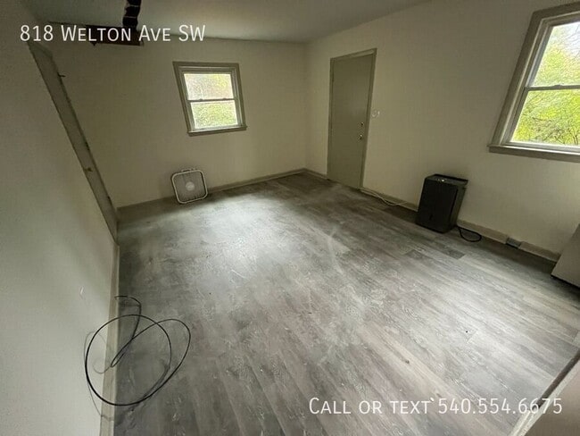 Building Photo - 818 Welton Ave SW