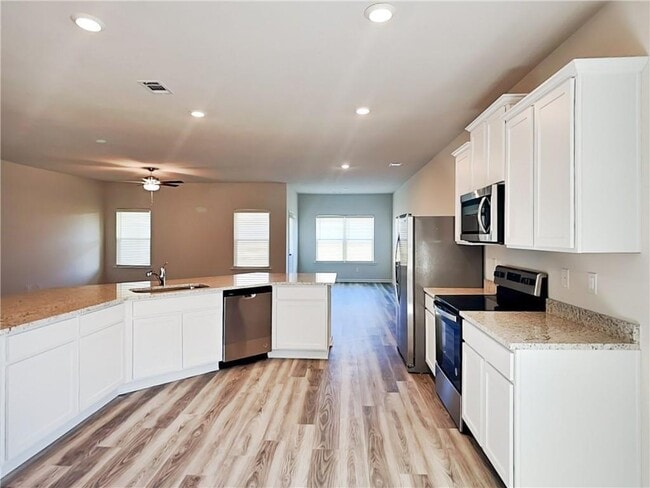 Building Photo - 1201 Fendt Dr