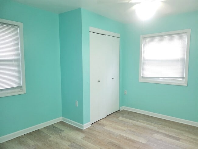 Building Photo - 52 N Glenwood Ave