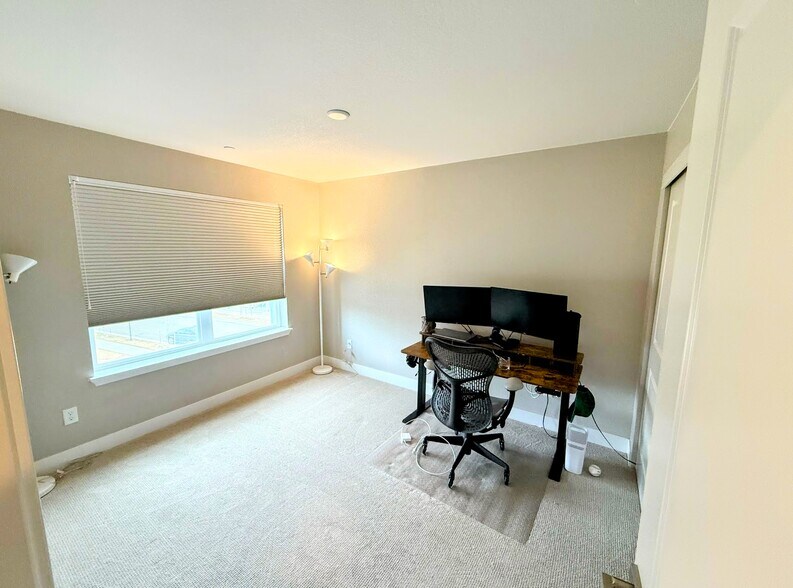 Building Photo - 6135 W 28th Ct