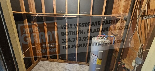 Building Photo - 306 Mustang Dr