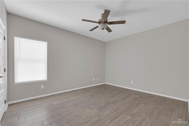 Building Photo - 5006 N Dahlia St