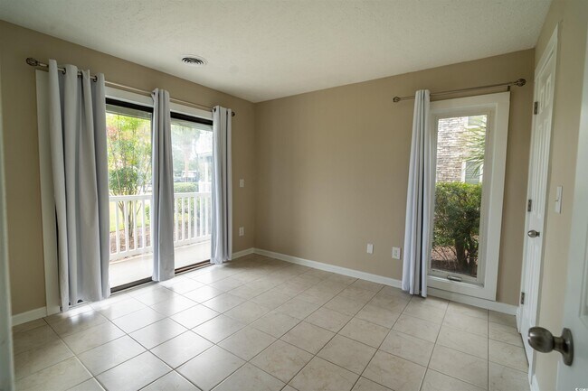 Building Photo - 4708 Cobblestone Dr