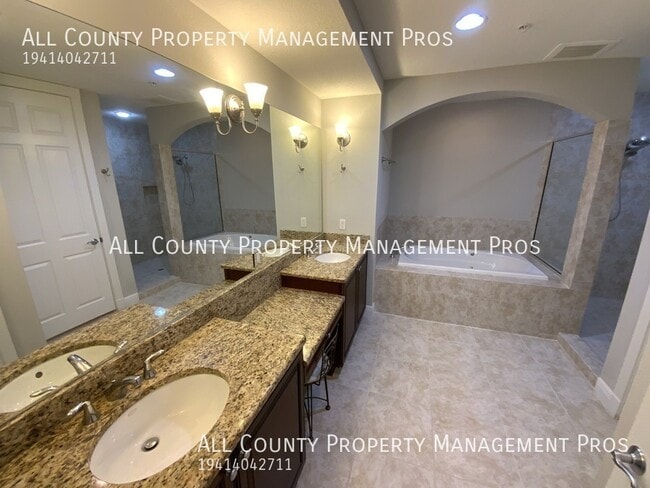 Building Photo - 5207 Manorwood Dr