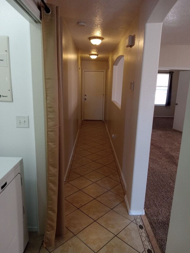Building Photo - PRICE REDUCED! **3 Bedroom 2 Bathroom in Southwest ABQ!! ** AVAILABLE NOW **