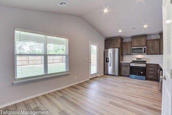 Building Photo - 4/2.5/2 New Construction in Broken Arrow!