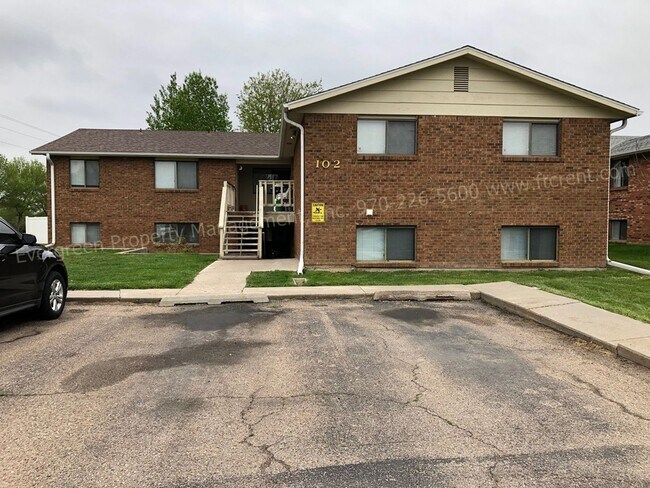 Building Photo - 102 Glenda Dr