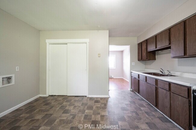 Building Photo - "Charming 2-Bedroom Retreat in New Palestine - 800 Sq Ft of Comfort!"