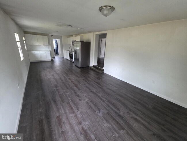 Building Photo - 203 E Cedarville Rd