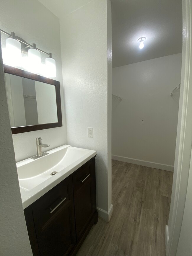 Building Photo - 1400 Gandy Blvd N