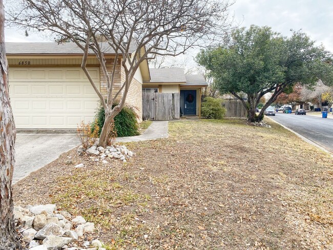 Building Photo - 6850 Mountain Spg Dr