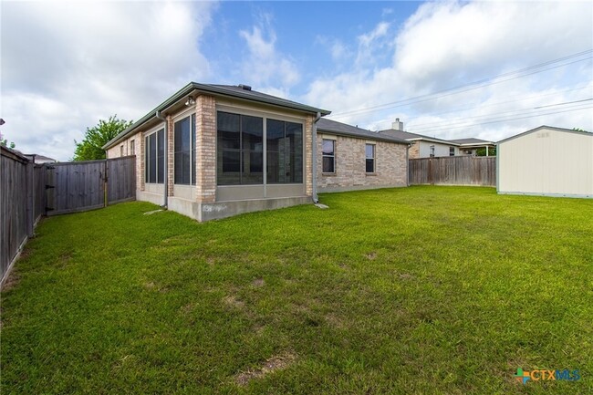 Building Photo - 2203 Love Rd