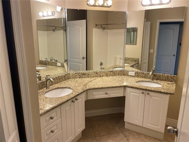 Building Photo - 2749 Via Cipriani