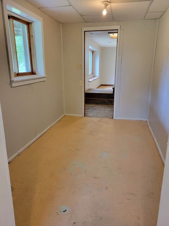 Building Photo - Single Family Home