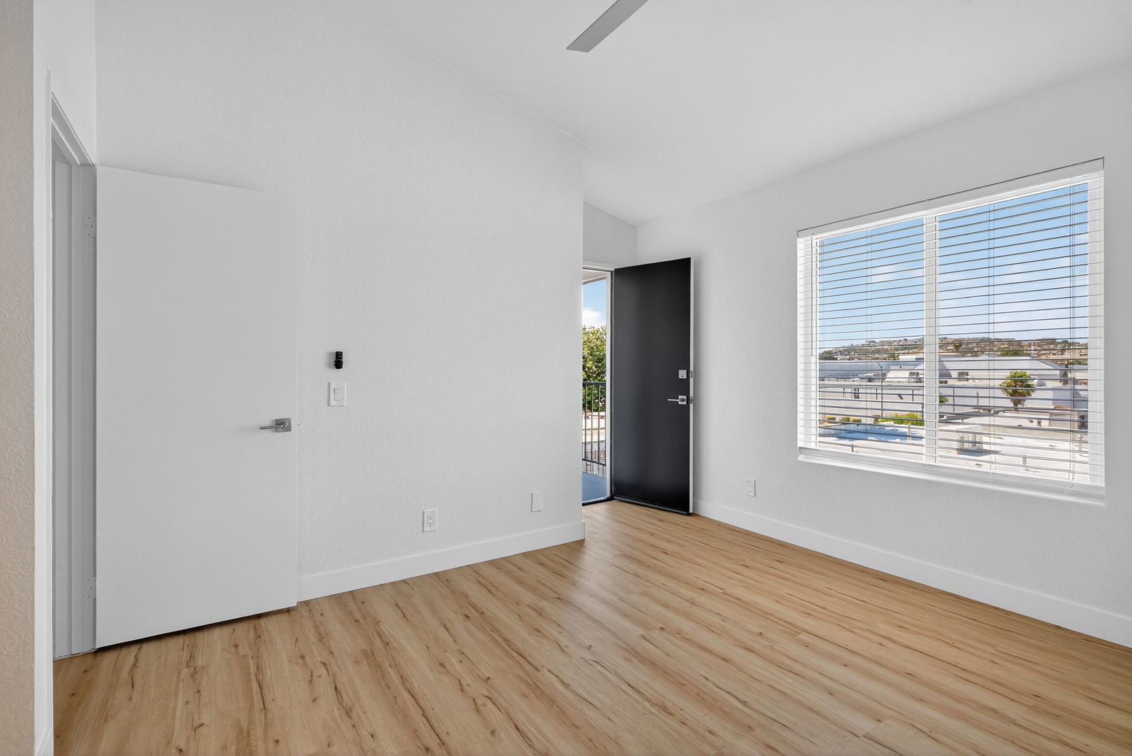 Building Photo - 1066 Coronado Ave
