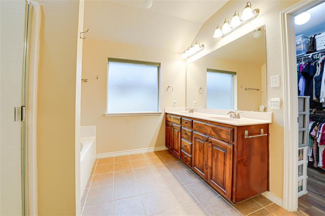 Building Photo - 2632 Triangle Leaf Dr