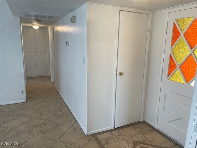 Building Photo - 2198 Capistrano Ave