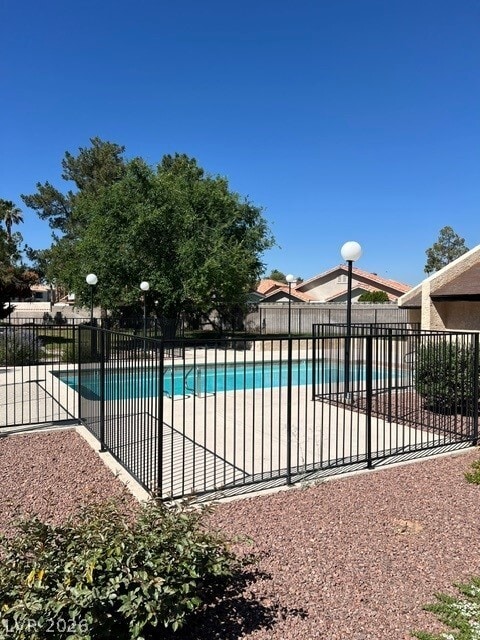 Building Photo - 3939 S Torrey Pines Dr