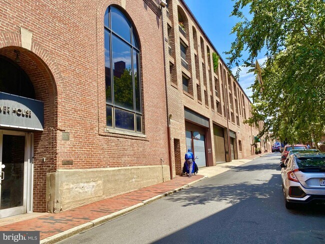 Building Photo - 3225 Grace St NW