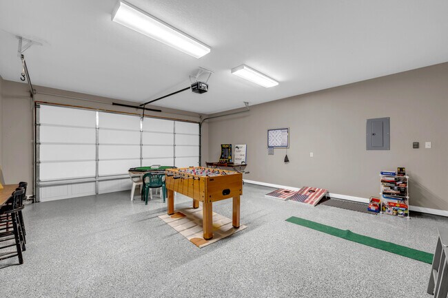 Building Photo - 113 Winding Oak Dr