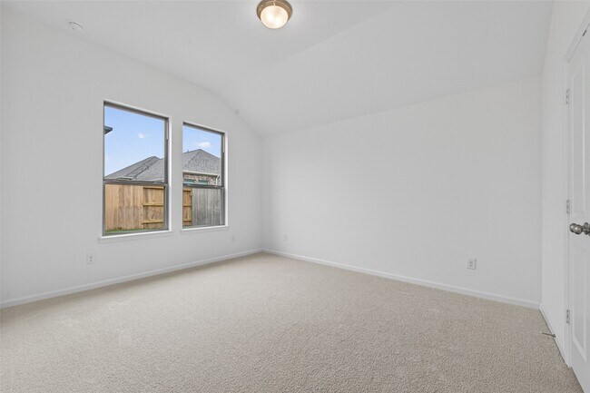 Building Photo - 5015 Bowen Pr Dr