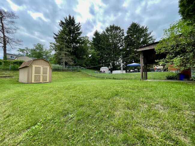 Building Photo - 3914 Evergreen Dr