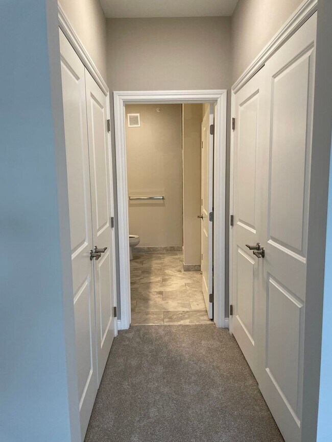 Building Photo - Shelby Township - 3 Bedroom, 2 Bath, End-Unit condo style w/Att Garage