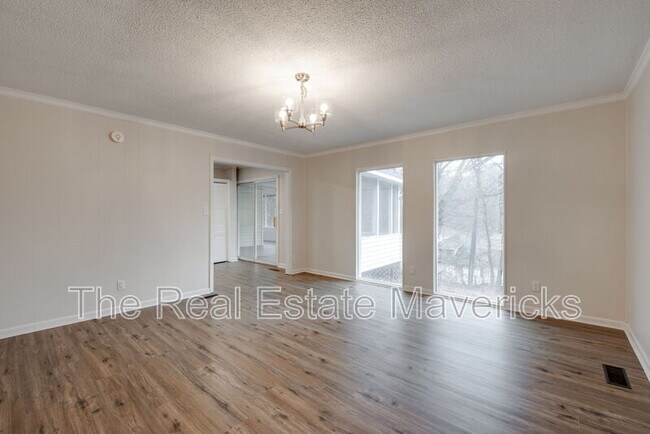 Building Photo - 810 Caldonia St