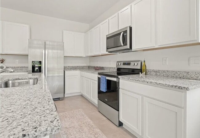 Building Photo - BEAUTIFUL Town Home For Rent in Angeline!