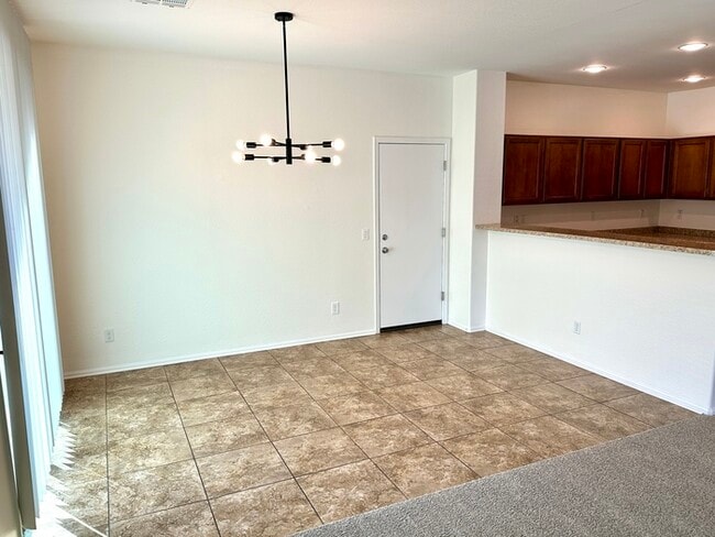 Building Photo - 971 S Deerfield Ln