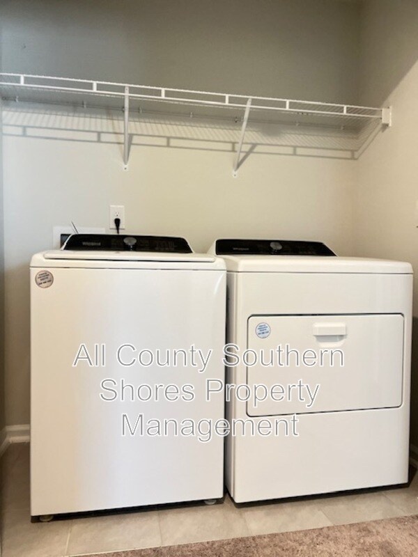 Building Photo - 2879 Pegasus Pl