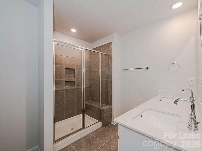 Building Photo - 2518 Arbor Loop Dr