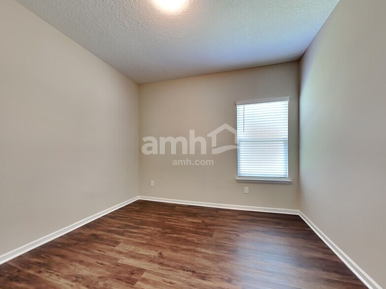 Building Photo - 161 Stone Arbor Ln