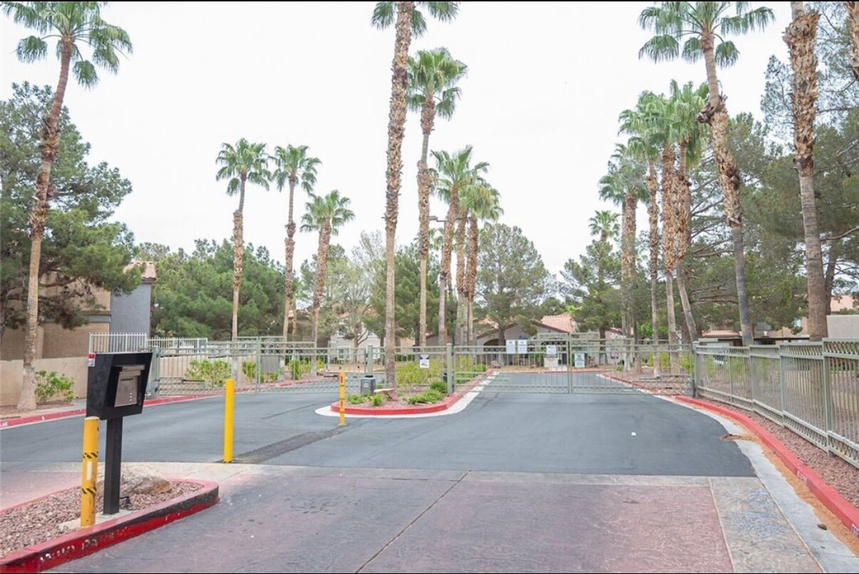 Building Photo - 2110 Sealion Dr