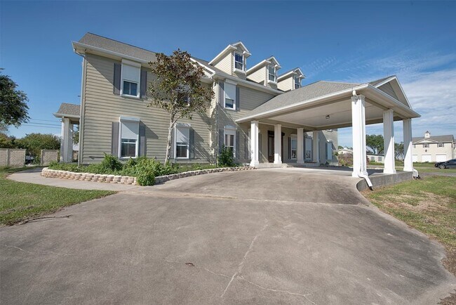 Building Photo - 2293 E Bayshore Dr